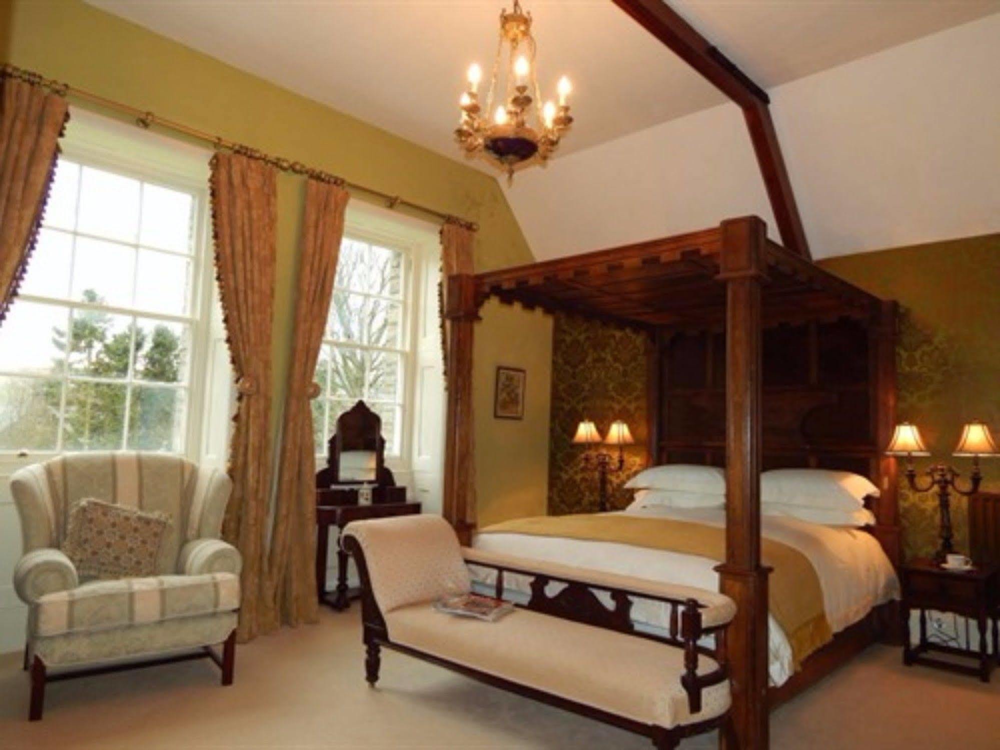Westgate Manor Bed & Breakfast Exterior photo